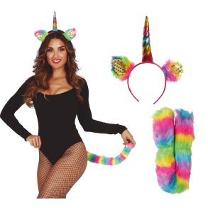 Unicorn st med re, horn og hale