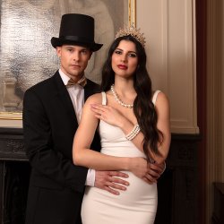 Metal diadem Royal lady