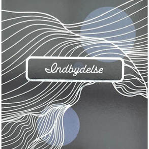 Indbydelse i sort med gr og slvfarvet print