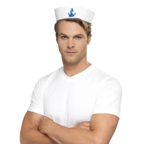 Sjmanshatt i vitt tyg och broderat ankare