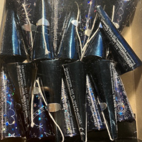 Party poppers 18 stk kegle bl