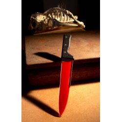 Slaktkniv med flytande konstgjort blod