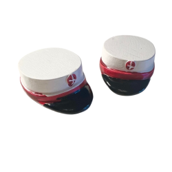 Studenterhuer i resin med vinrdt bnd 