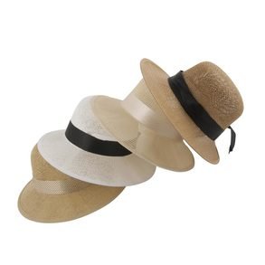 Damehat i str� med bred skygge fortil